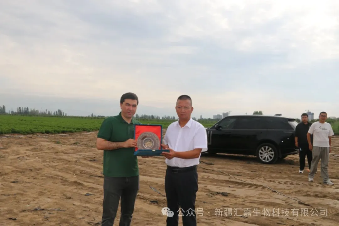 乌兹别克斯坦考察团赴新疆汇嘉生物科技有限公司调研——共谱互利共赢丝路精神新篇章